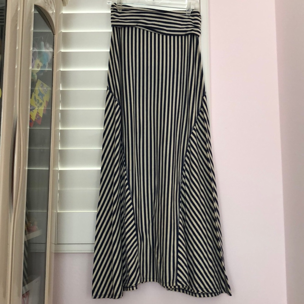 Maxi stripe navy skirt